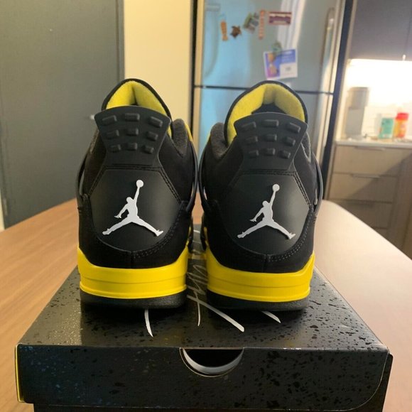 Air Jordan 4 Retro main image 5
